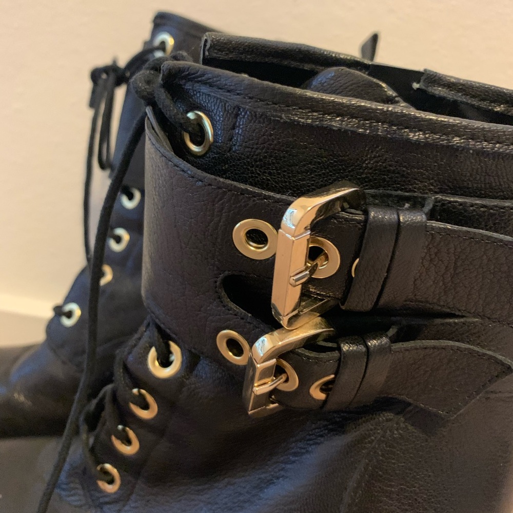 Guess‎ Leather Boots - Picture 2 of 7